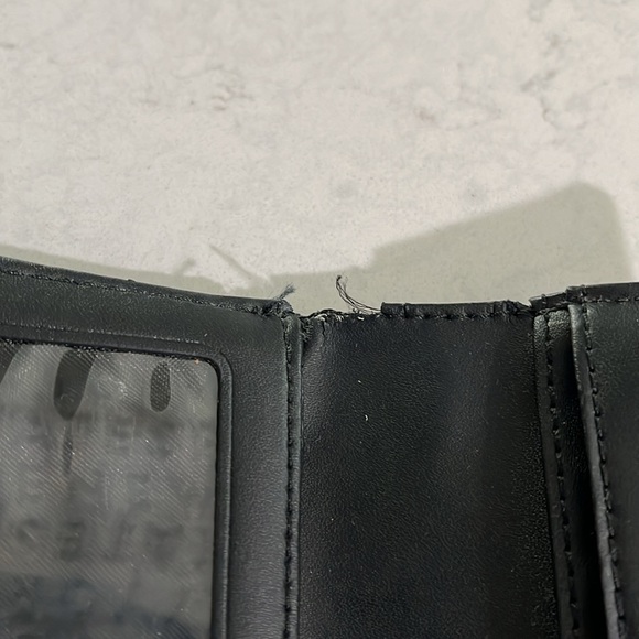 kate spade wallet. - Picture 5 of 10